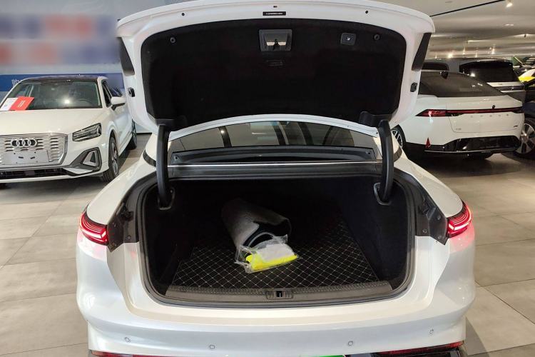 Used IM L7 2022 Dynamic Model
