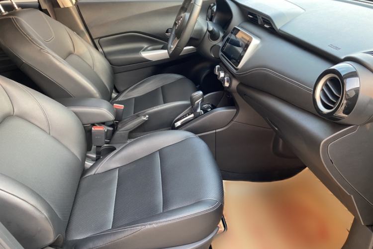 Used Nissan Kicks 2020 1.5L XV CVT Smart Connect Luxury Edition Interior 4