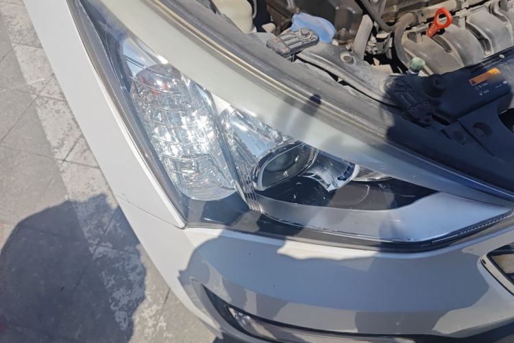 Used Hyundai Santa Fe 2013 2.4L Automatic Two-Wheel Drive Smart Version