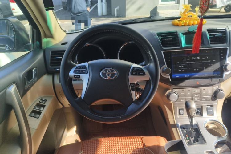 Used Toyota Highlander 2012 2.7L Two-Wheel Drive 7-Seater Luxury Edition Steering Wheel