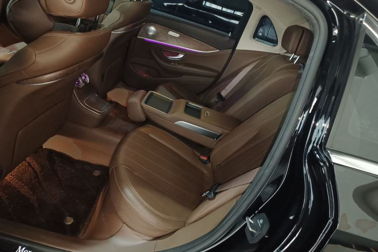 Used Mercedes-Benz E-Class New Energy 2022 Second Facelift E 350 e L Plug-in Hybrid Sports Sedan Left Rear Seat