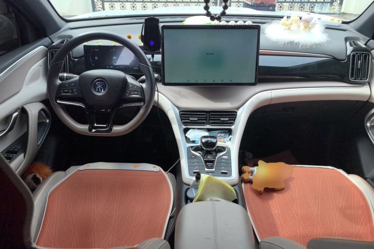 Used BYD Song Pro New Energy 2023 Champion Edition DM-i 71KM Navigation Model Center Console