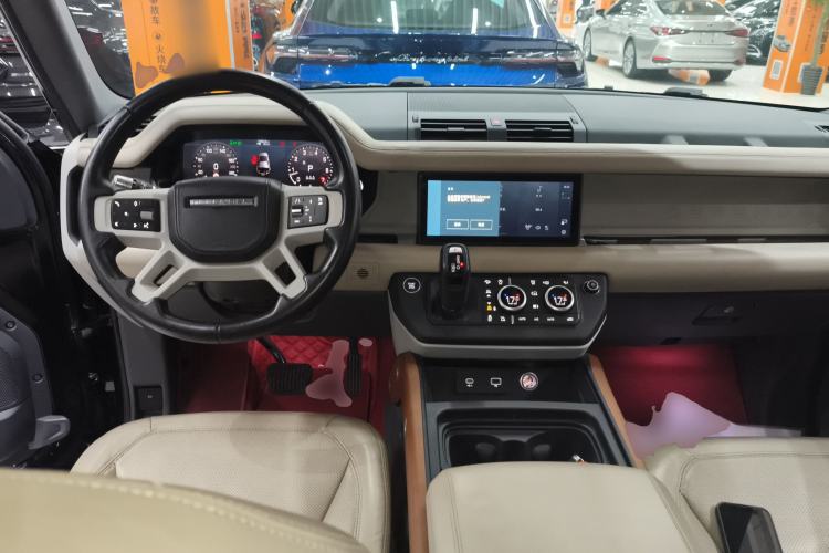 Used Land Rover Defender 2021 110 P400 Dark Special Edition Center Console