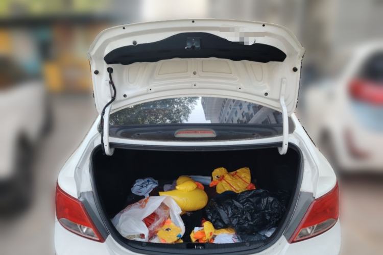 Used Hyundai Verna (older generation) 2016 1.4L Automatic Leading-Edge GLX Trunk