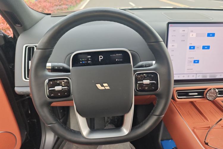 Used Li Auto L8 2024 Pro Model
