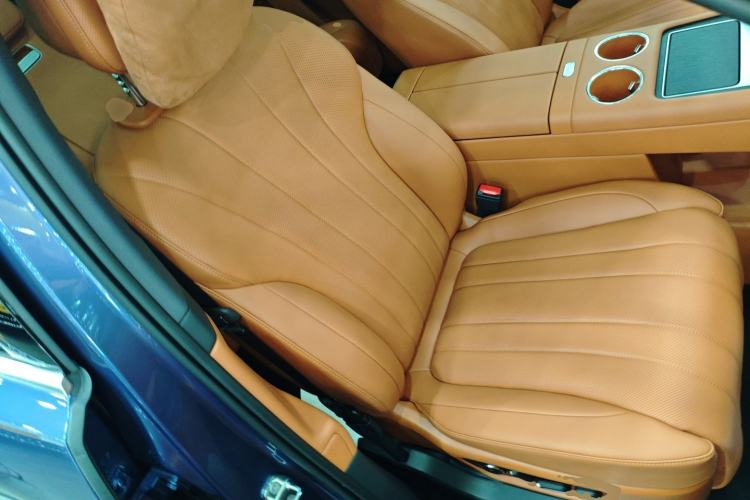 Used Hima AITO M7 2026 Model Range-Extending Ultra All-Wheel Drive 5-Seater Version Right Front Seat