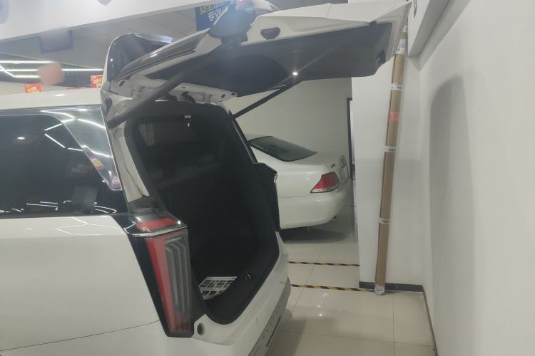 Used GAC Trumpchi M8 2023 Zongshi Series 400T Flagship Edition Trunk