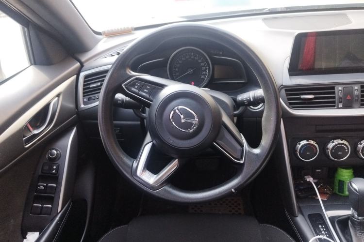 Used Mazda CX-4 2018 2.0L Automatic Two-Wheel Drive Blue Sky Dynamic Version China V Standard Steering Wheel