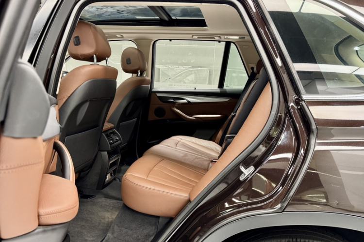 Used BMW X5 2016 xDrive35i parallel import Interior 8