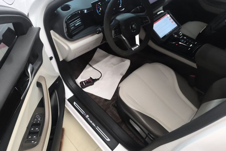 Used BYD Qin PLUS 2023 Champion Edition DM-i 55KM Leading Model
