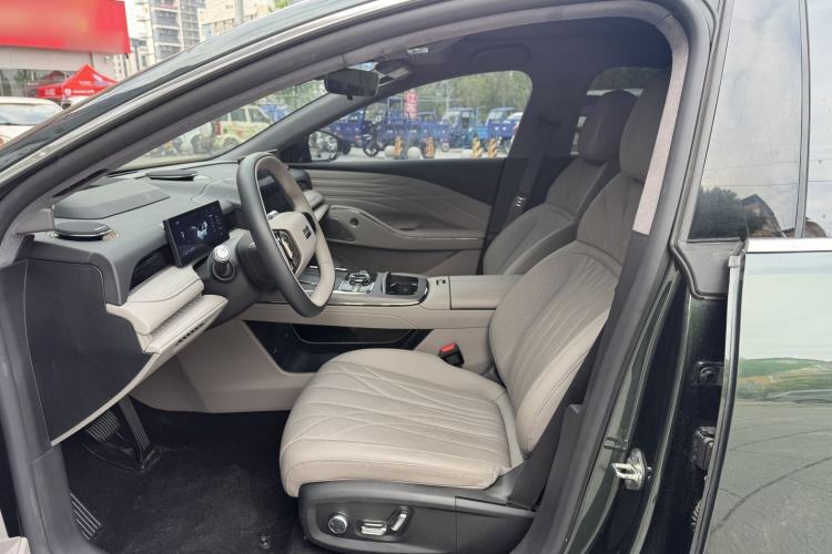 Used Geely Galaxy 8 2025 130km EM-P Starship Edition Interior 3