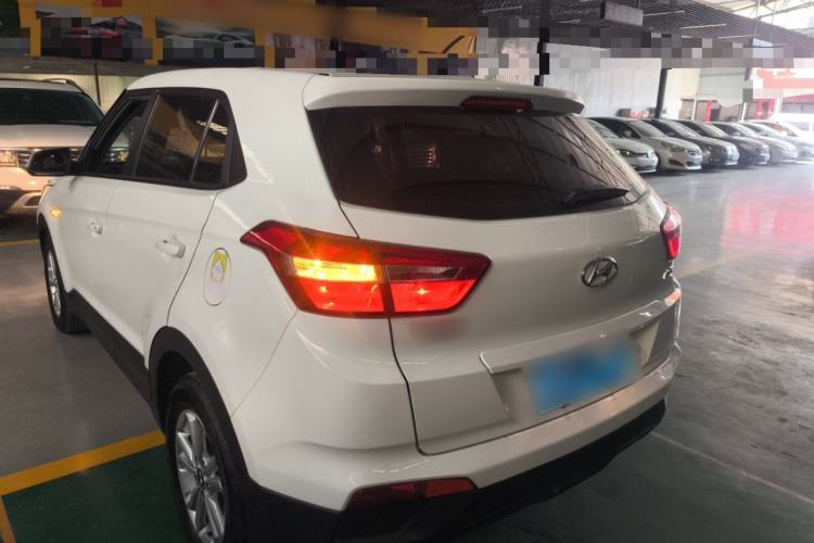 Used Hyundai ix25 2015 1.6L Automatic Two-Wheel Drive Fashionable GS Model Exterior 2