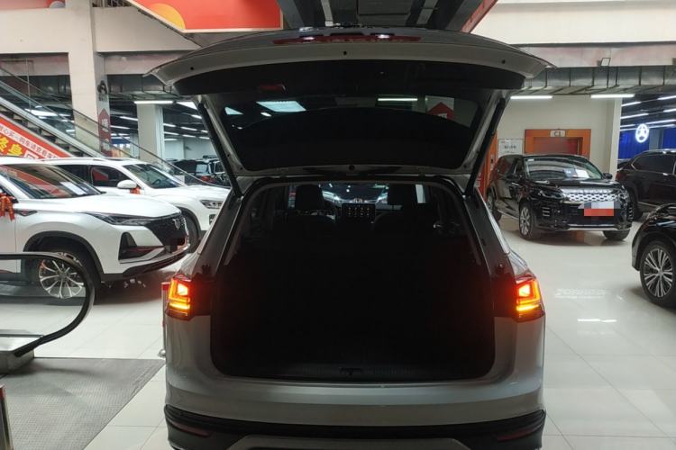 Used Volkswagen Tayron 2024 300TSI Two-Wheel-Drive Luxury Plus Advanced Version Trunk