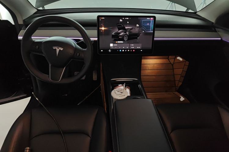 Used Tesla Model Y 2023 Rear-Wheel-Drive Version
