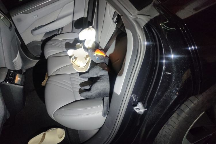 Used Zeekr 001 2024 WE Edition 100 kWh Rear-Drive Left Rear Seat