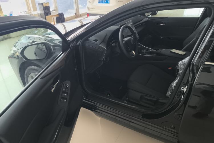 Used Toyota Avalon 2024 2.0L Ambition Edition Driver Seat