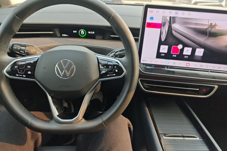 Used Volkswagen ID.7 VIZZION 2024 PRO Model Center Console