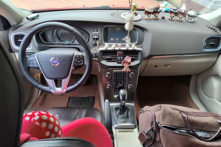 Used Volvo V40 2013 2.0T Zhiya Edition
