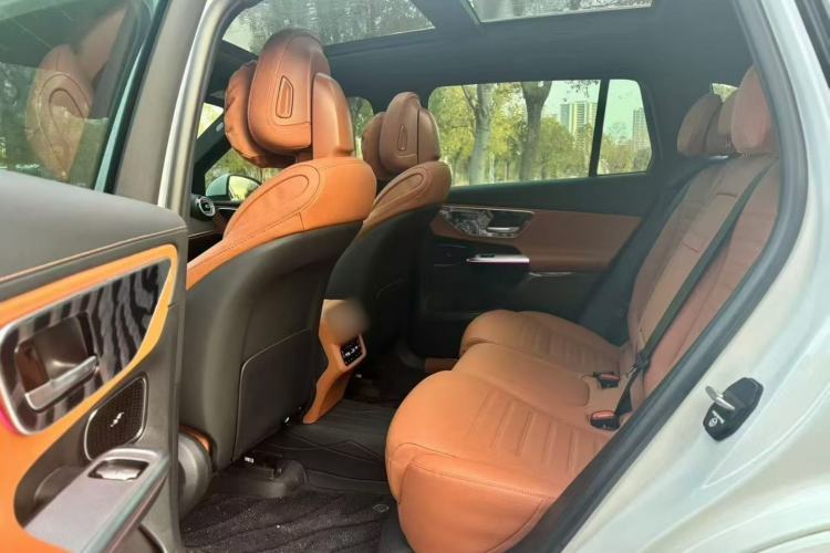 Used Mercedes-Benz GLC 2025 Refreshed GLC 300 L 4MATIC Dynamic Version 5 Seats Interior 2