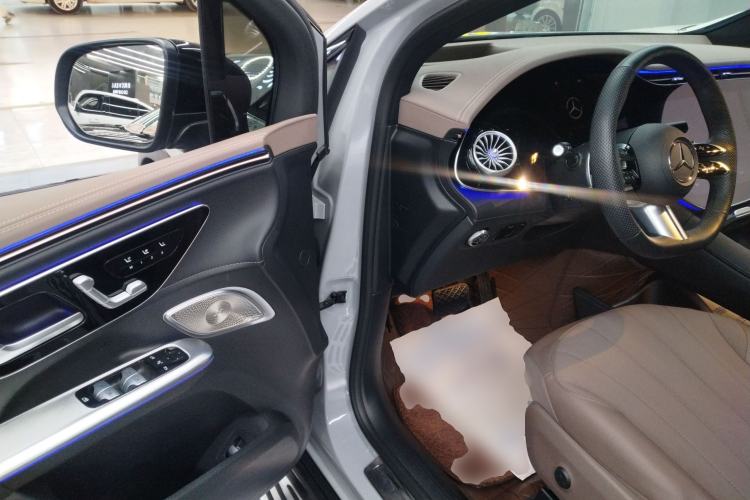 Used Mercedes-Benz EQE SUV 2023 500 4MATIC Driver Seat