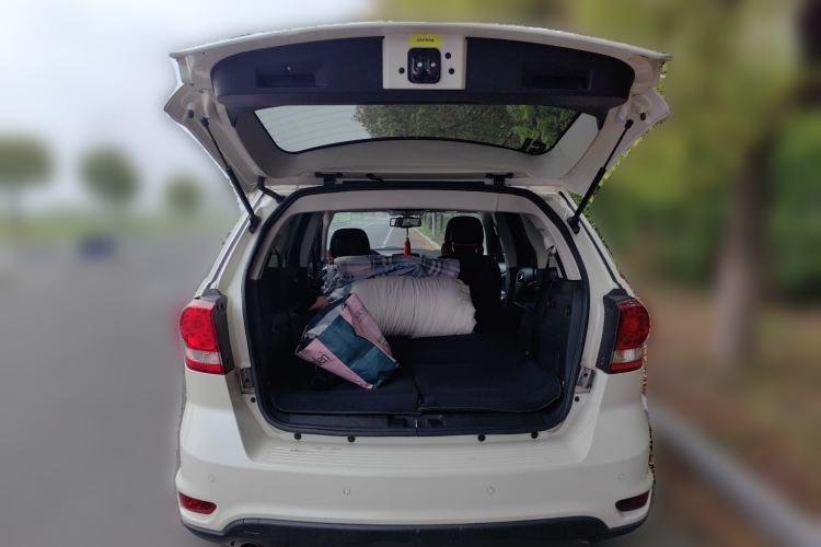 Used Dodge Journey 2013 3.6L Four-Wheel Drive Flagship Edition Trunk