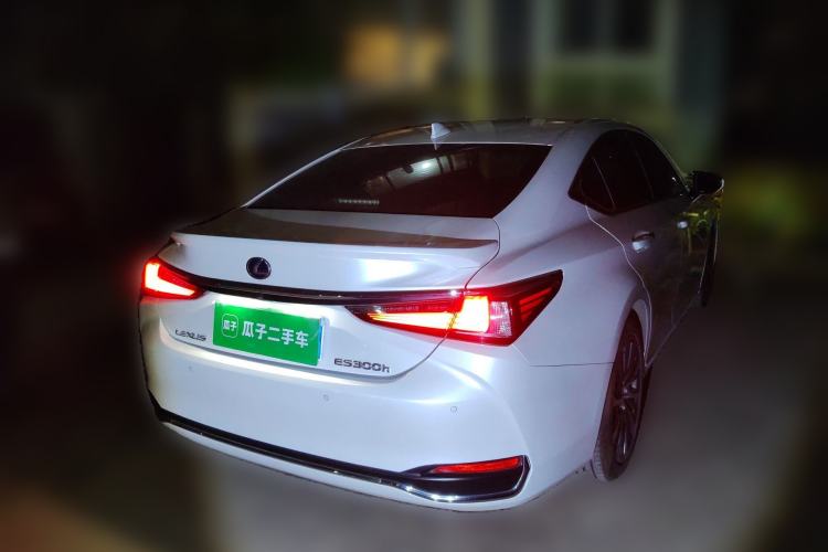 Used Lexus ES 2020 300h Premium Edition