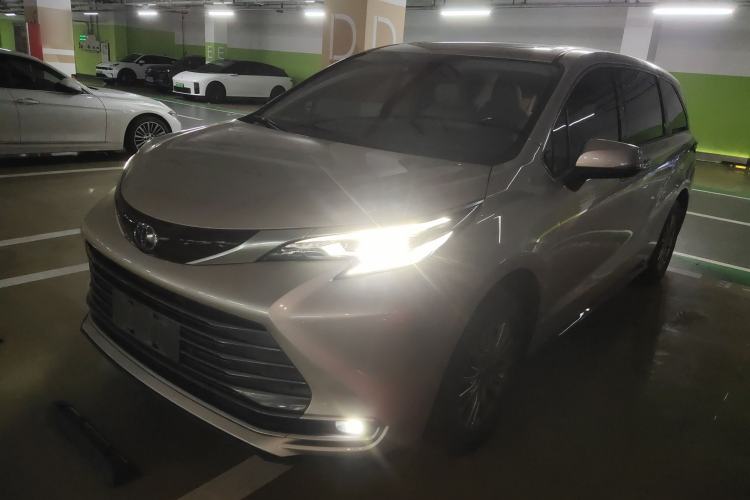 Used Toyota SIENNA 2021 2.5L Hybrid Luxury Edition