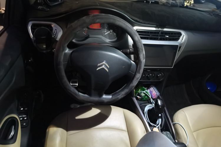 Used Citroen Elysee 2015 Zhishang Edition 1.6L Manual Fashion Model