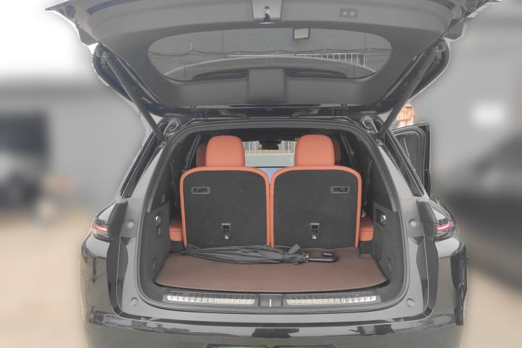 Used Li Auto L8 2024 Pro Model
