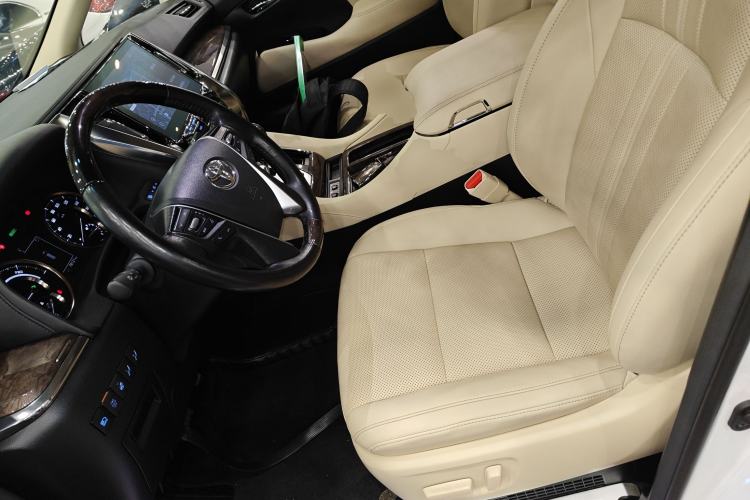 Used Toyota Vellfire 2023 Crown Dual-Engine 2.5L HV Prestige Edition