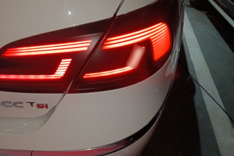 Used Volkswagen FAW-Volkswagen CC 2015 1.8TSI Prestige Model Right Rear Taillight
