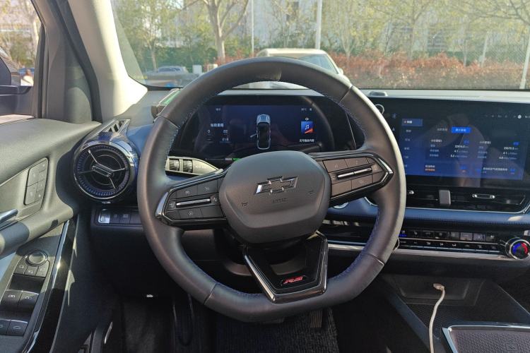 Used Chevrolet Equinox Plus 2024 102km RS Ultimate Edition Steering Wheel