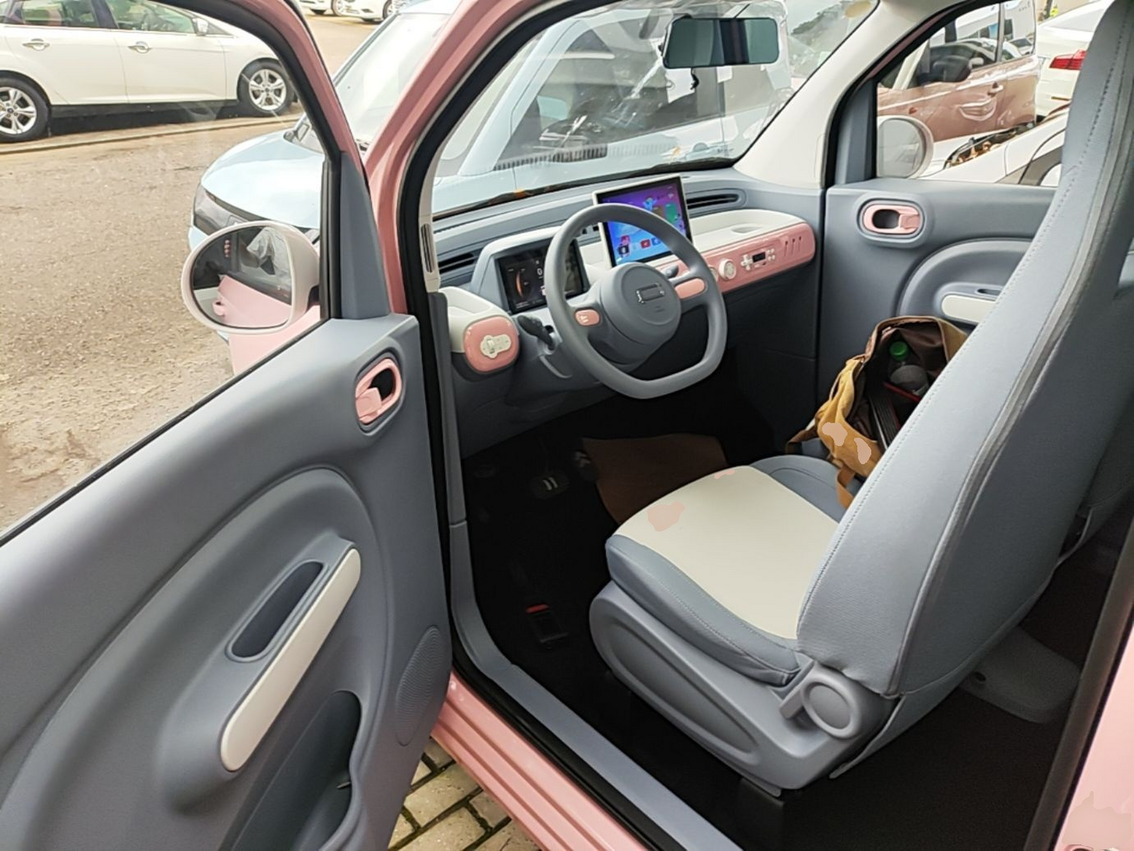 Vordere Reihe im Auto