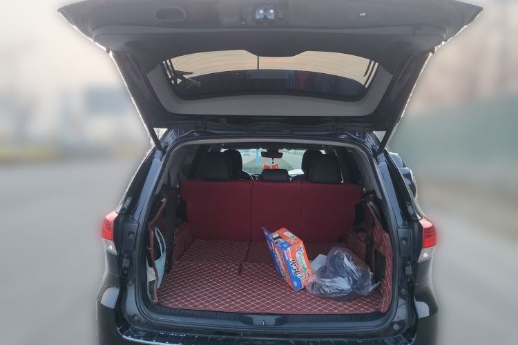 Used Toyota Highlander 2018 2.0T Four-Wheel Drive Luxury Version 7 Seats China VI Standard Trunk