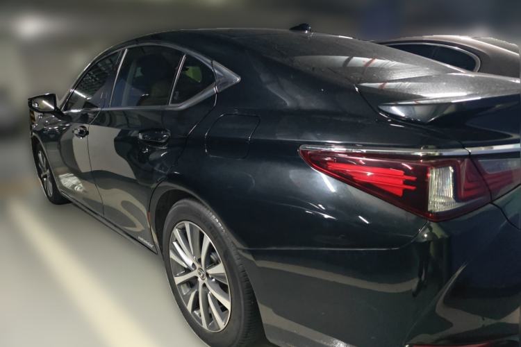 Used Lexus ES 2018 300h Premier Edition China VI Standard
