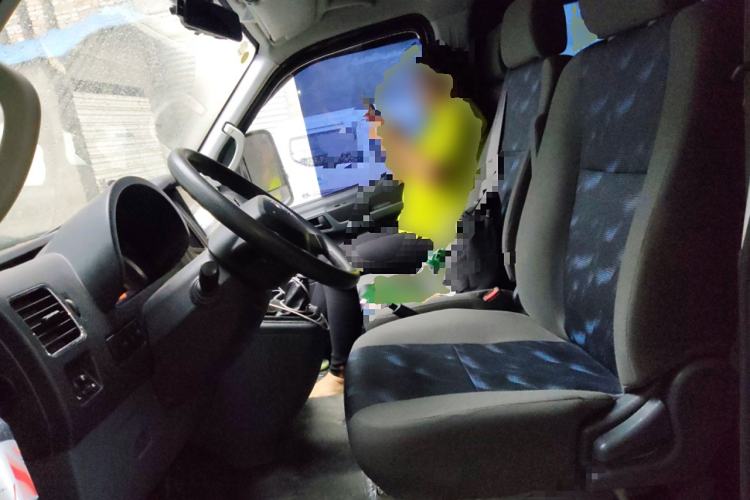 Used Dongfeng Yufeng Yufeng 2021 2.4T Rear-Drive Logistics Vehicle Long Wheelbase Mid-Roof 6-9 Seater China VI Emission Standard YCY24140-60
