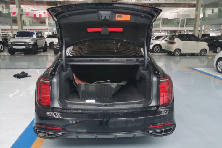 Used Hongqi H9 2025 Model Facelifted 2.0T Two-Wheel Drive Flag-Style Private Enjoyment Fashion Edition, 5 Seats