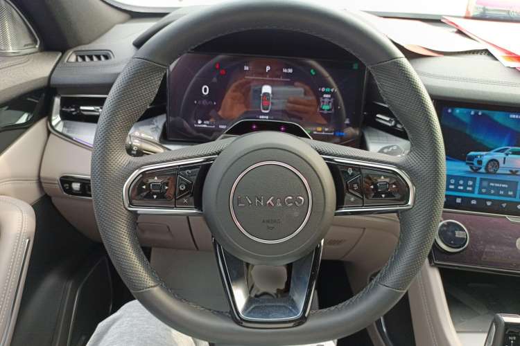 Used Lynk & Co 09 EM-P 2023 2.0TD EM-P Long-Range Version PM 7-Seater