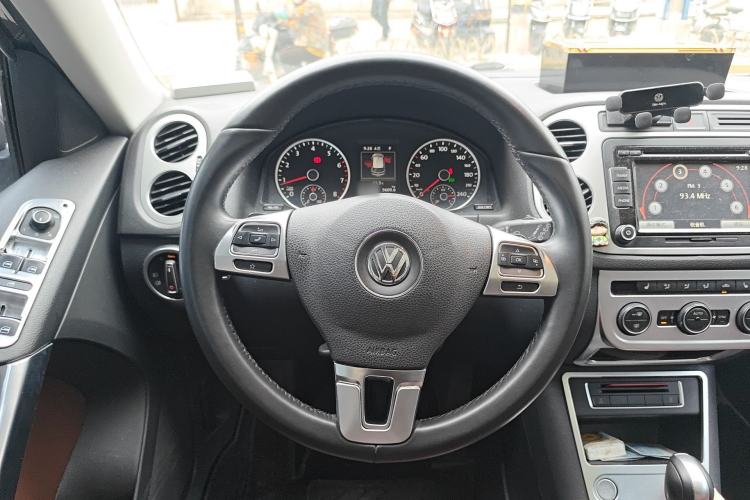Used Volkswagen Tiguan 2016 300TSI Automatic All-Wheel Drive Luxury Edition Steering Wheel