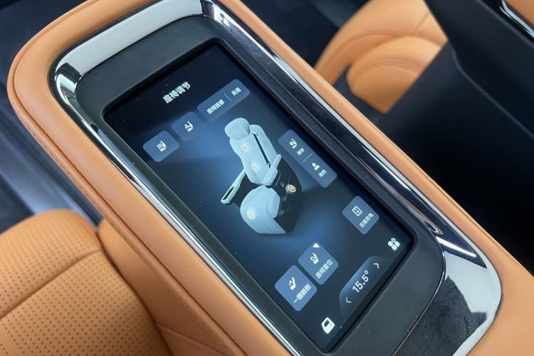 Used Geely Galaxy LEVC L380 2024 140-Degree 6-Seater All-Wheel-Drive Ultra Interior 11