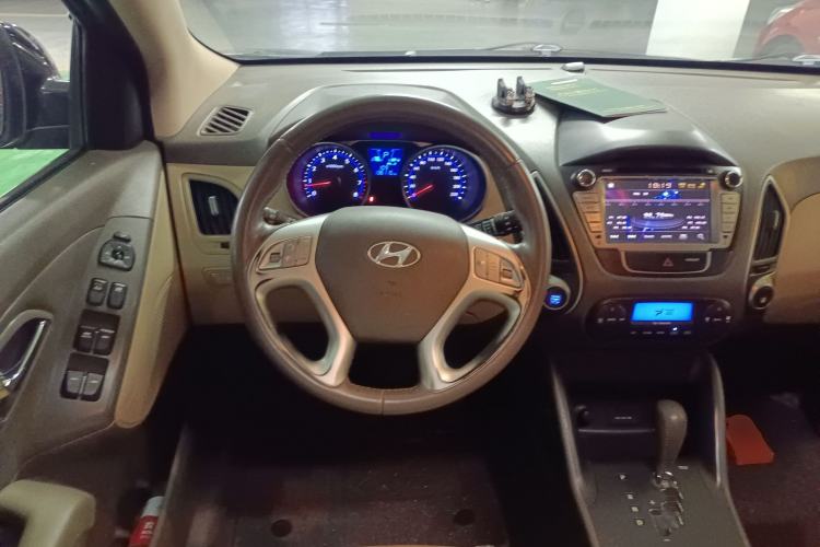 Used Hyundai ix35 2013 2.0L Automatic Two-Wheel Drive Smart GLS China IV Standard