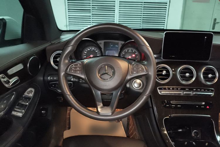 Used Mercedes-Benz GLC 2018 Facelift GLC 260 4MATIC Luxury Edition
