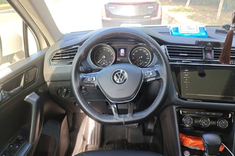 Used Volkswagen Tiguan L 2021 330TSI Automatic Two-Wheel Drive Smart Edition
