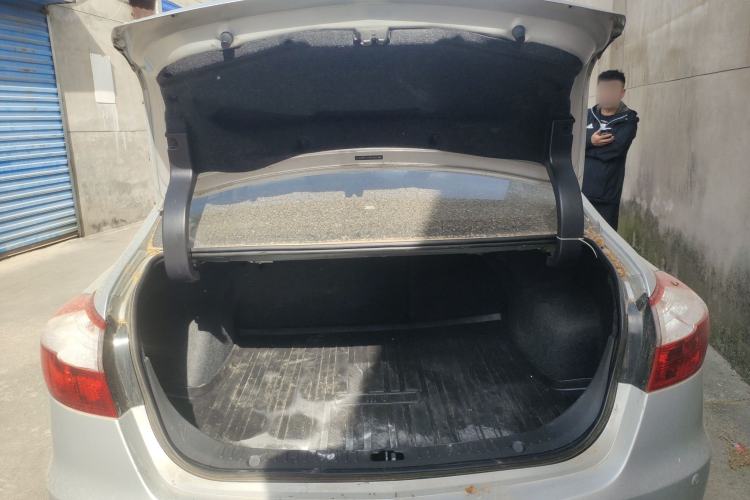 Used Haima M6 2015 1.5T Manual Luxury Model Trunk