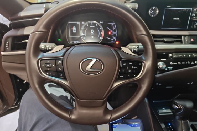 Used Lexus ES 2020 200 Excellence Edition

