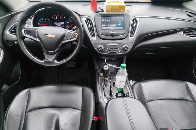 Used Chevrolet Malibu XL 2018 530T Automatic RuiChi Edition Center Console