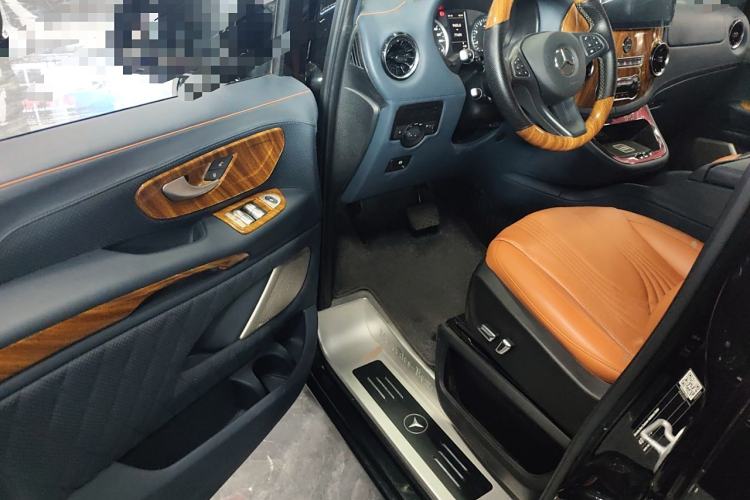 Used Mercedes-Benz Vito 2021 2.0T Elite Version 7 Seats Driver Seat