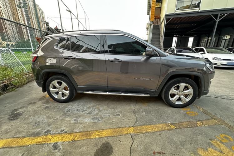 Used Jeep Compass 2017 200T Automatic Family Edition
