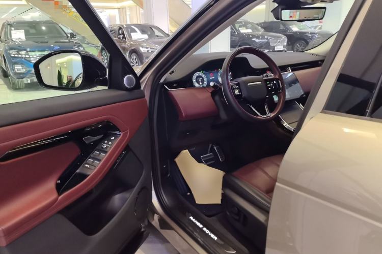 Used Land Rover Range Evoque 2024 Aurora L 249 PS Glowing Limited Edition
