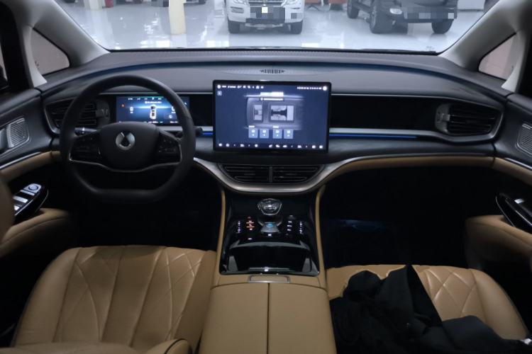 Used Denza D9 2024 DM-i 980 Four-Wheel Drive Prestige Model
